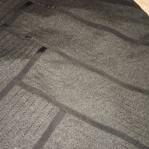 Beautiful detail! Gray and black skirt ❄️☃️